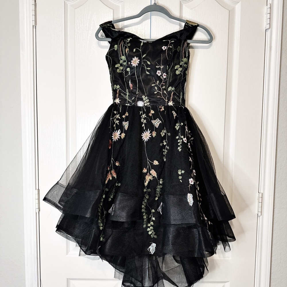 TS Culture Black Short Cocktail Dress Layered With Embroidered Floral Small